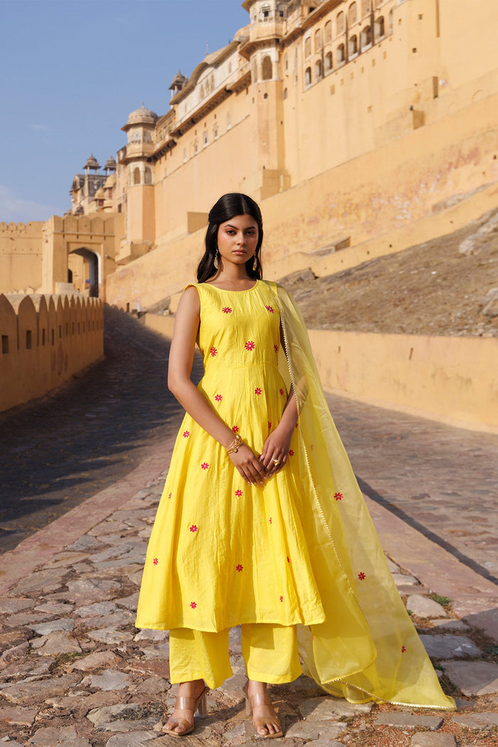 Yellow Chanderi Kurta Set With Floral Embroidery
