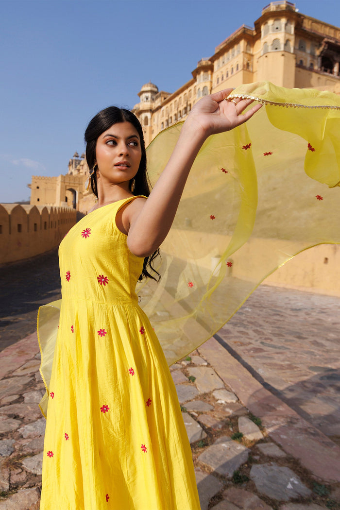 Yellow Chanderi Kurta Set With Floral Embroidery